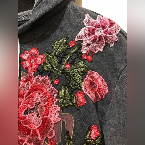 Affliction Women SZ M Cropped Hoodie Long Sleeve Embroidered - Picture 9 of 9